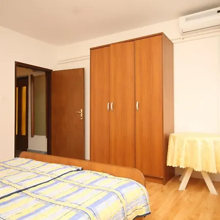 2486a Apartment *