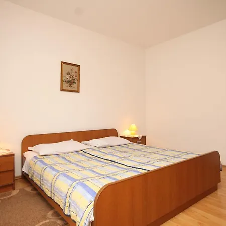 2486a Apartment *